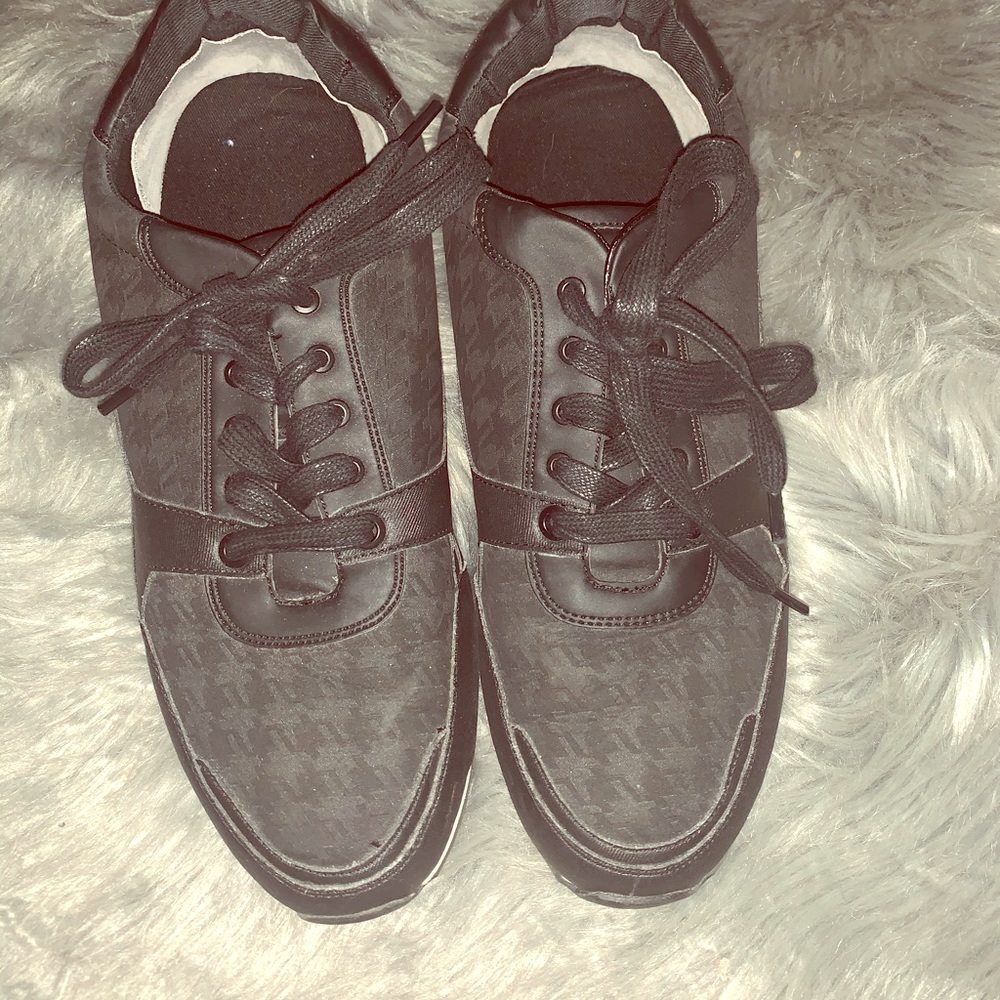 Kenneth Cole houndstooth black tennis shoes